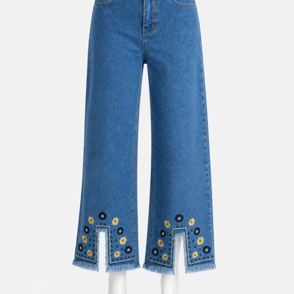 Front Embroidered Cut Jeans